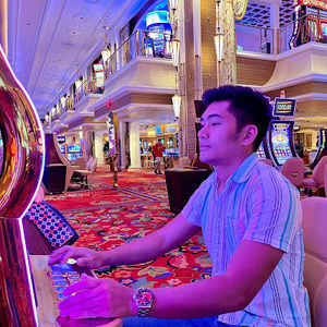 Meet your Posher, Alex